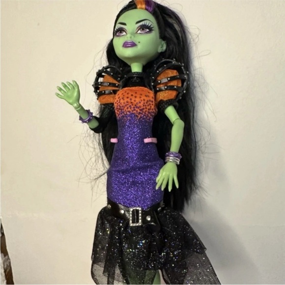 Monster High G1 Casta Fierce Green Witch Singer Mattel Fashion Doll - Picture 5 of 5